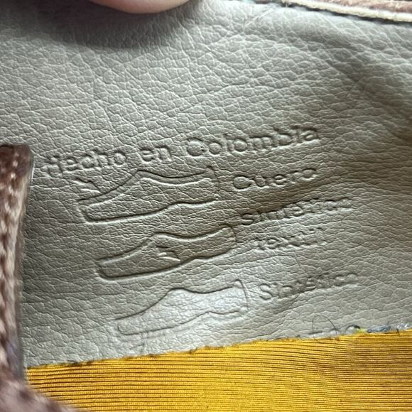 Velez Oxford Shoes Mens 8 Brown/Yellow Leather Wingtip Lace Up Colombian Made - Picture 13 of 15